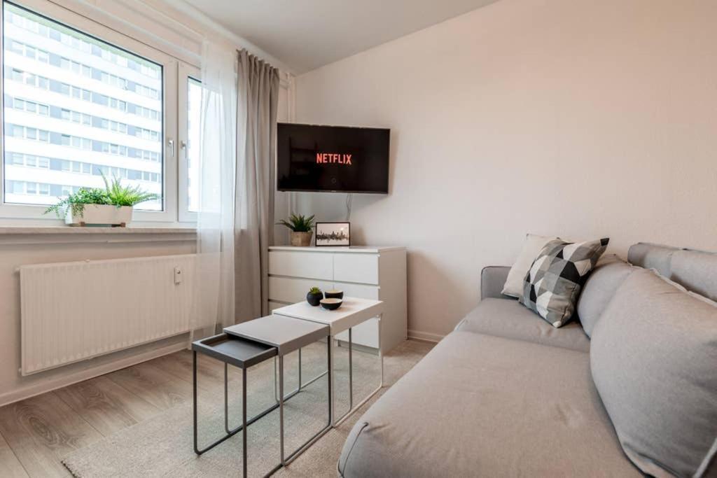 Apartment Sauber Und Modern, Netflix, Wifi, Flair, Küche